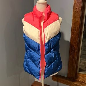 Gap puffer vest hardly worn pink white blue with zipper size small